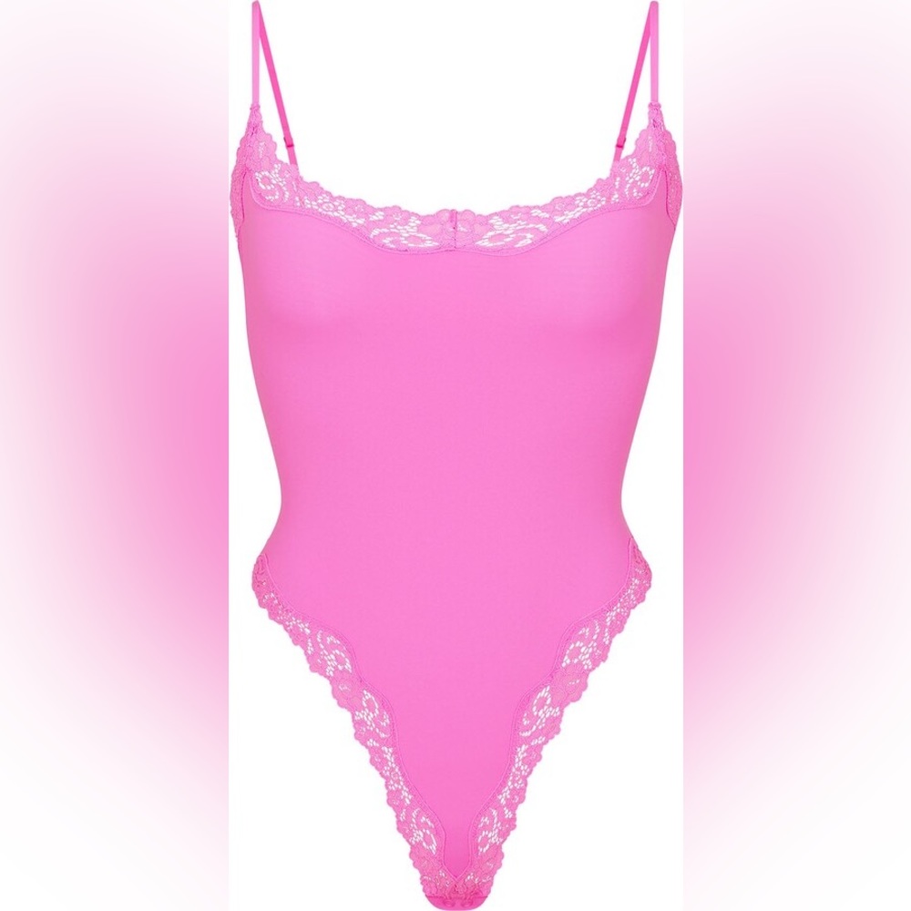 SKIMS Fits Everybody Lace Cami Bodysuit | Neon Orchid
